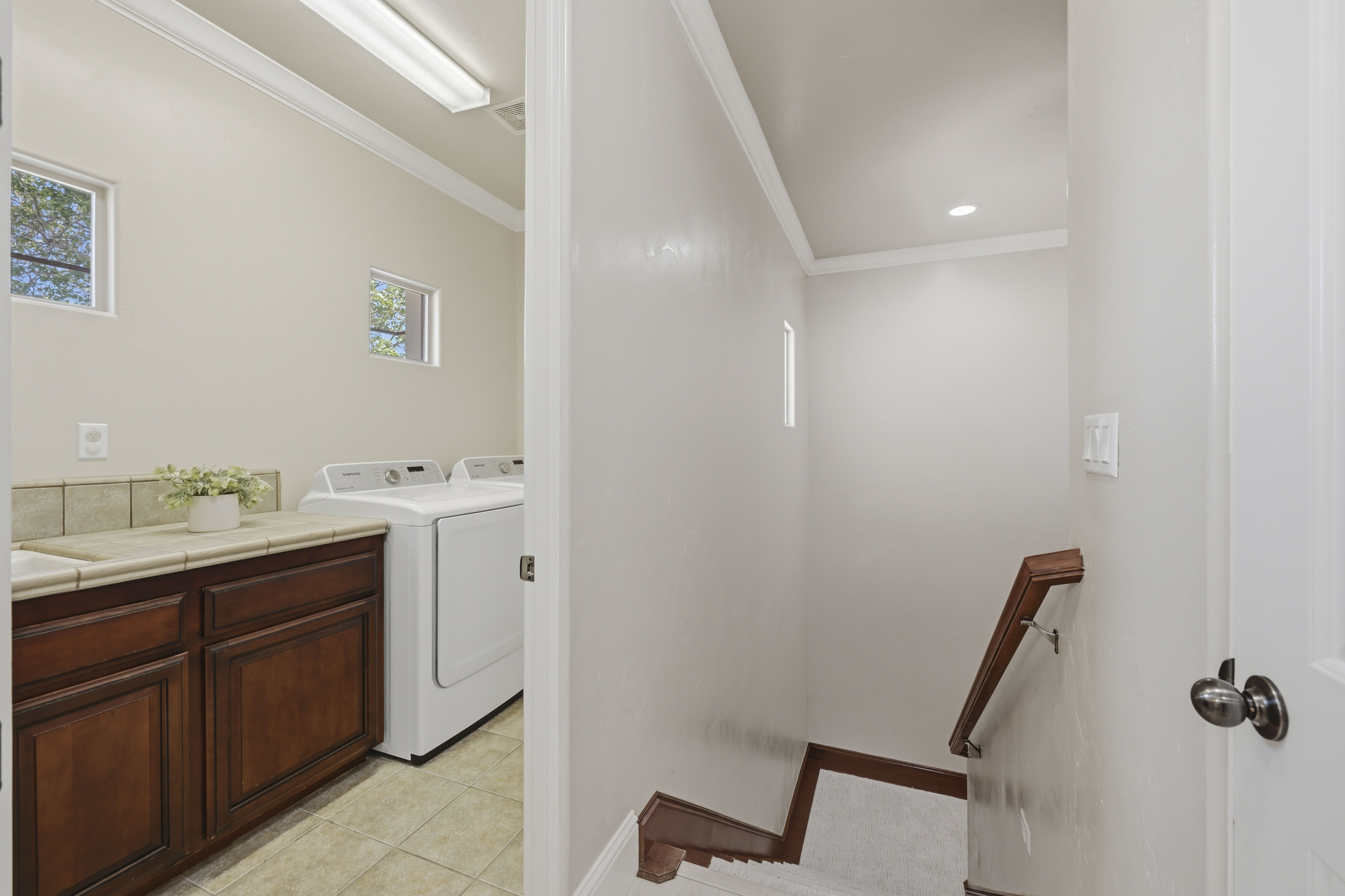  8587 Indianwood Lane, Roseville, CA 95747 - 物件實景