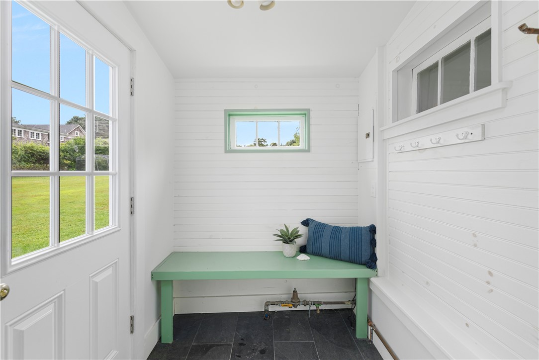 North Kingstown, Rhode Island, 02874, United States, 3 Bedrooms Bedrooms, ,2 BathroomsBathrooms,Residential,For Sale,1895355