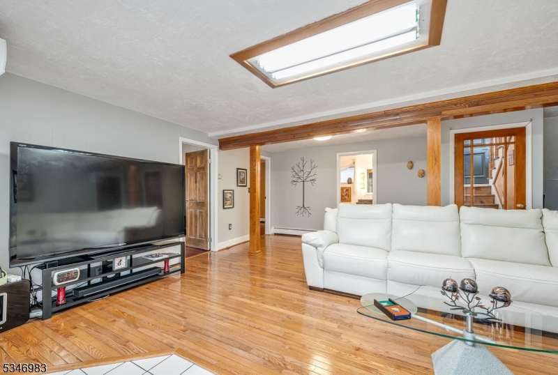 Ringwood Boro, New Jersey, 07456, United States, 4 Bedrooms Bedrooms, ,2 BathroomsBathrooms,Residential,For Sale,1794358