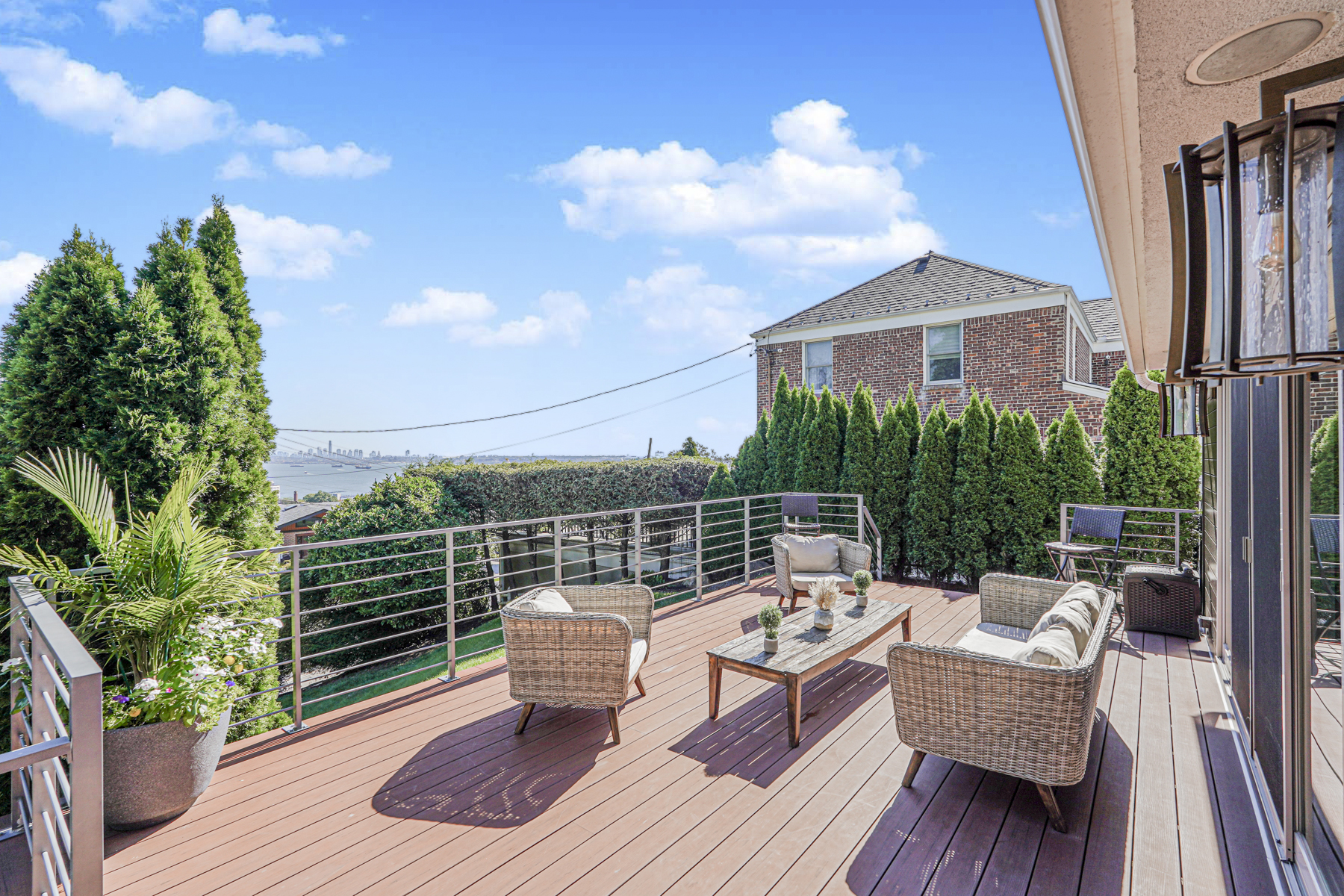 Staten Island, New York, 10304, United States, 4 Bedrooms Bedrooms, ,4 BathroomsBathrooms,Residential,For Sale,1949787