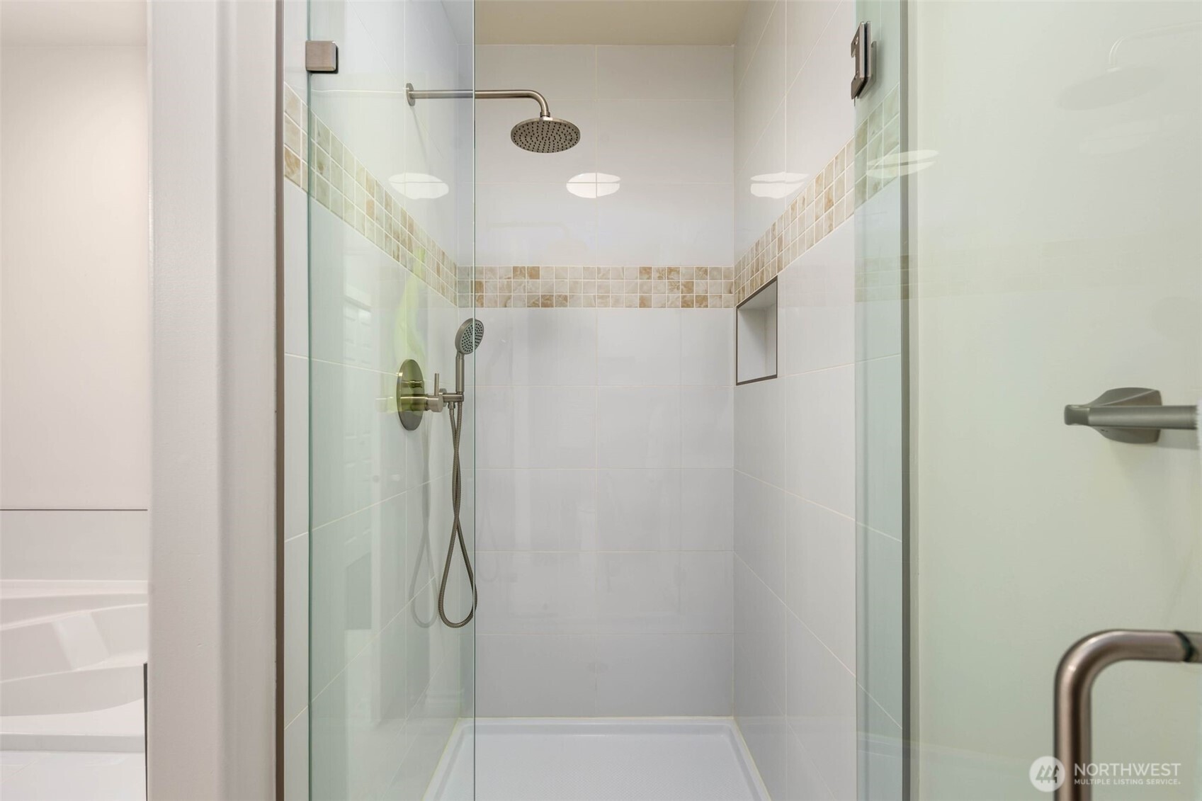 Seattle, Washington, 98116, United States, 2 Bedrooms Bedrooms, ,2 BathroomsBathrooms,Residential,For Sale,1949769