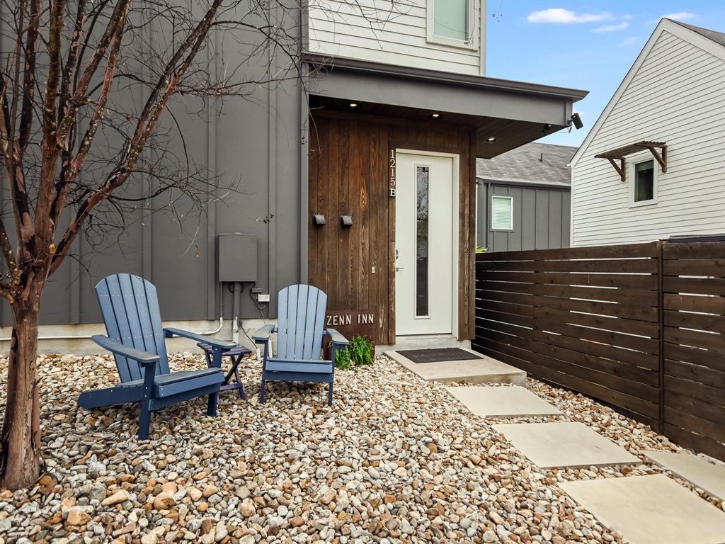 1215 Maple Ave, Austin, Texas, 78702, United States, 4 Bedrooms Bedrooms, ,4 BathroomsBathrooms,Residential,For Sale,1215 Maple Ave,1409568