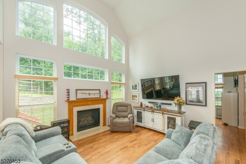 Mount Arlington Boro, New Jersey, 07856, United States, 3 Bedrooms Bedrooms, ,3 BathroomsBathrooms,Residential,For Sale,1908311