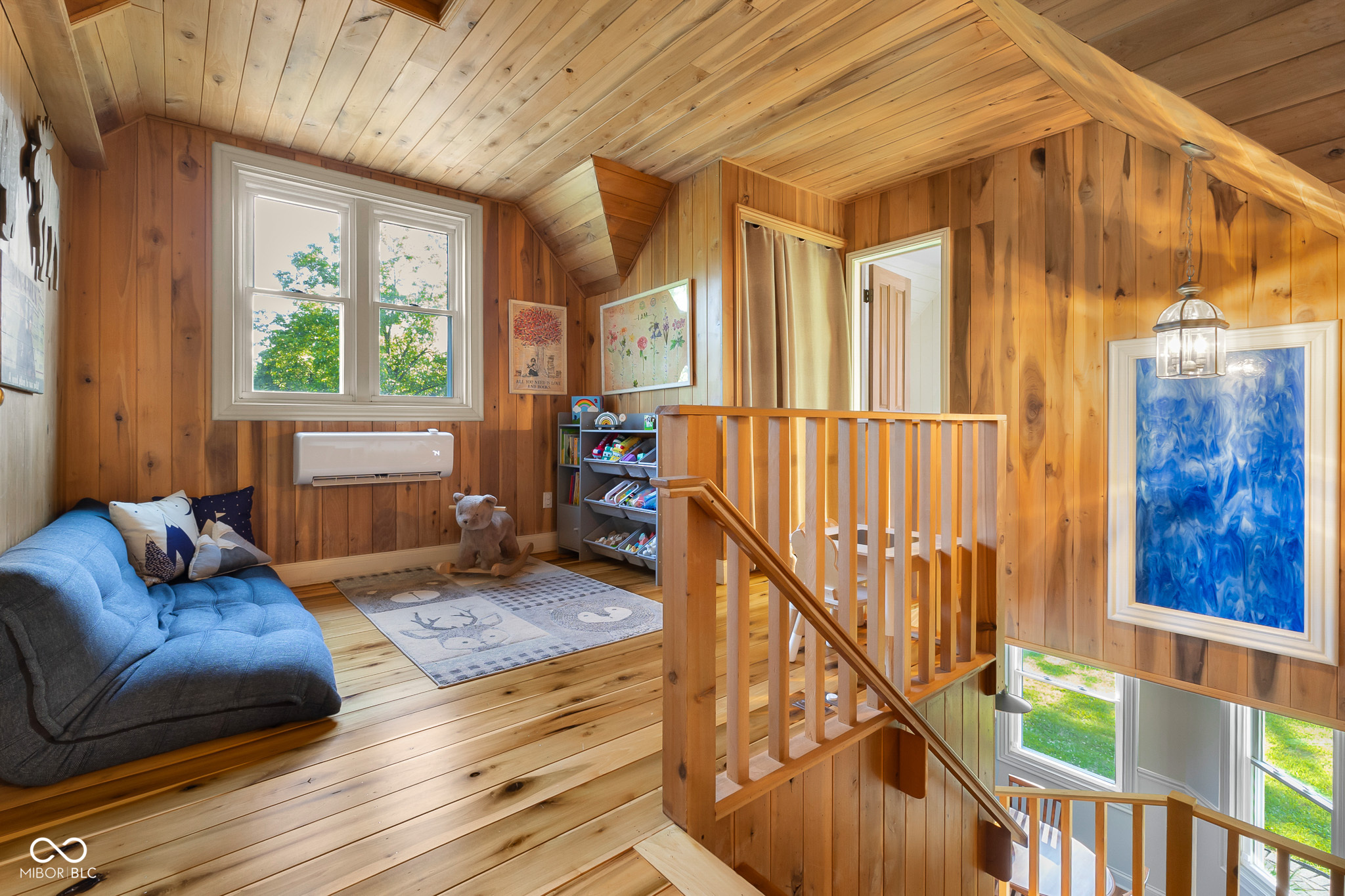 Columbus, Indiana, 47201, United States, 3 Bedrooms Bedrooms, ,3 BathroomsBathrooms,Residential,For Sale,1888305