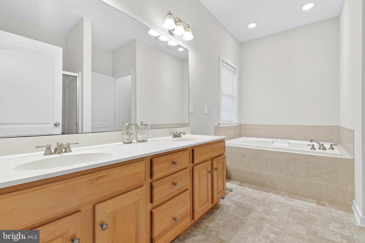 Bird in Hand, Pennsylvania, 17505, United States, 3 Bedrooms Bedrooms, ,2 BathroomsBathrooms,Residential,For Sale,1985193