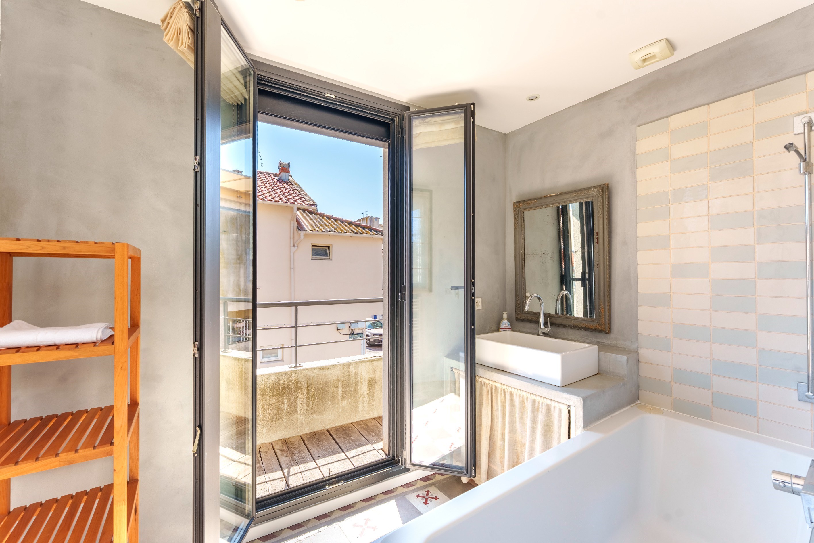  A charming stone house in the heart of Palavas-les-Flots, just a stone