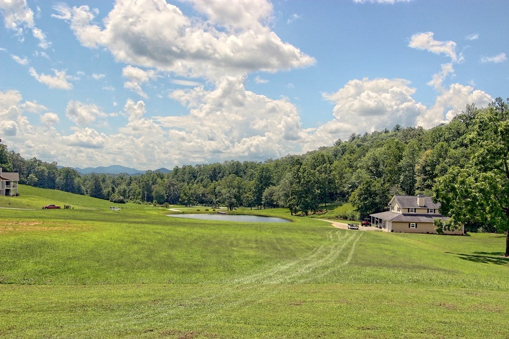 Hayesville, North Carolina, 28904, United States, 5 Bedrooms Bedrooms, ,5 BathroomsBathrooms,Residential,For Sale,1913677