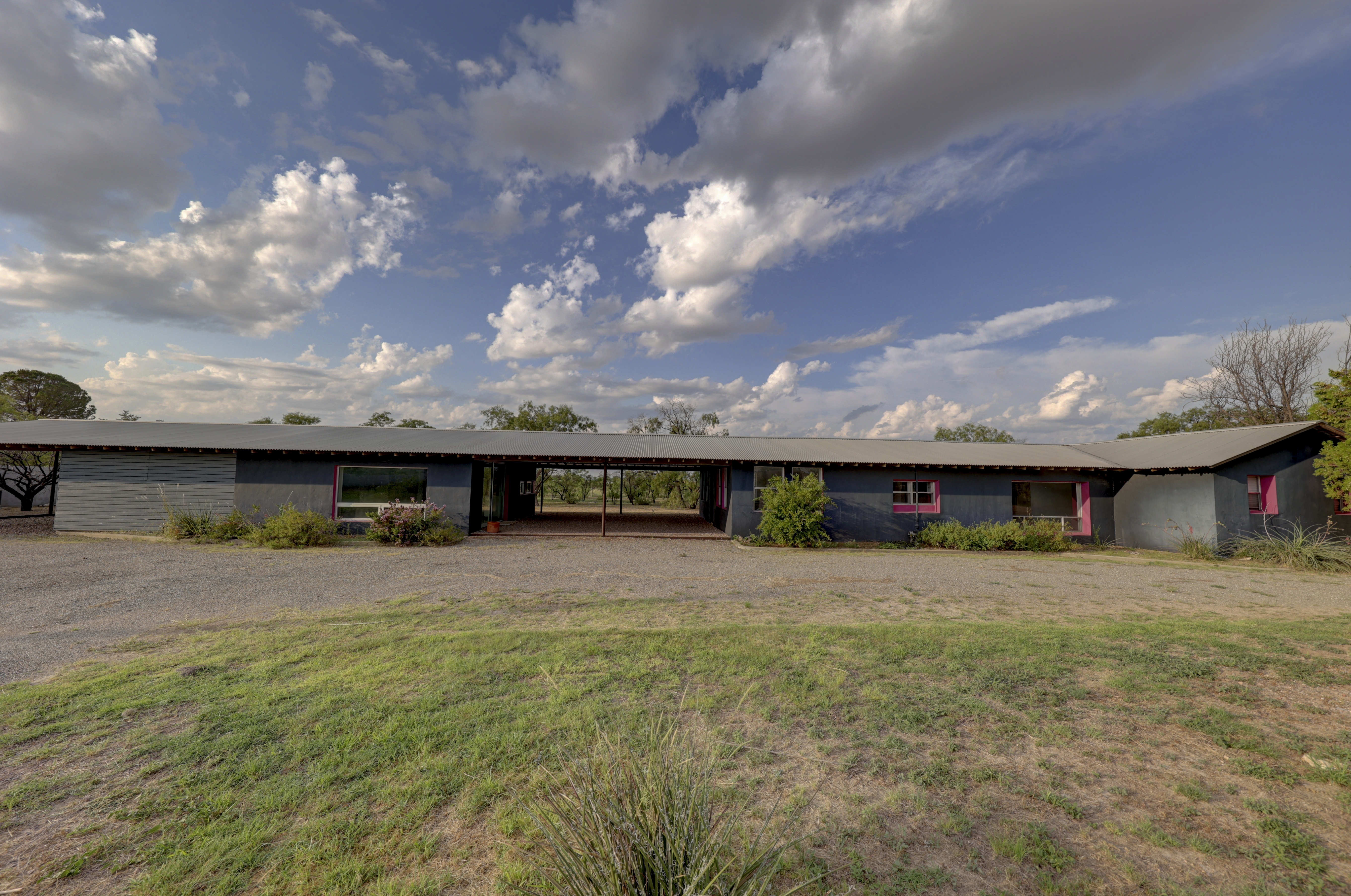  1011 West Washington Street, Marfa, TX 79843 - 物件實景