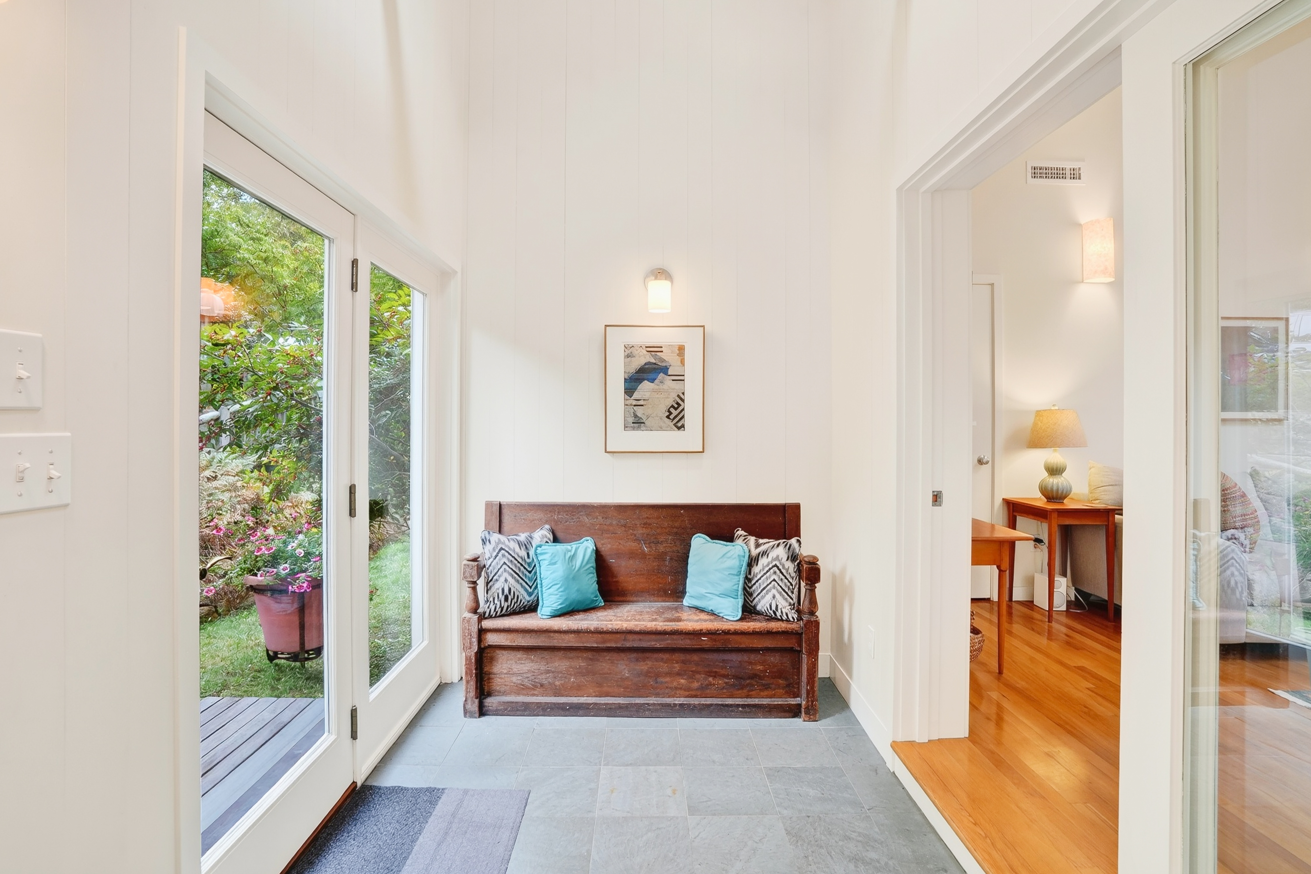  Custom Crafted Contempory in Quiet Neighborhood - 物件實景