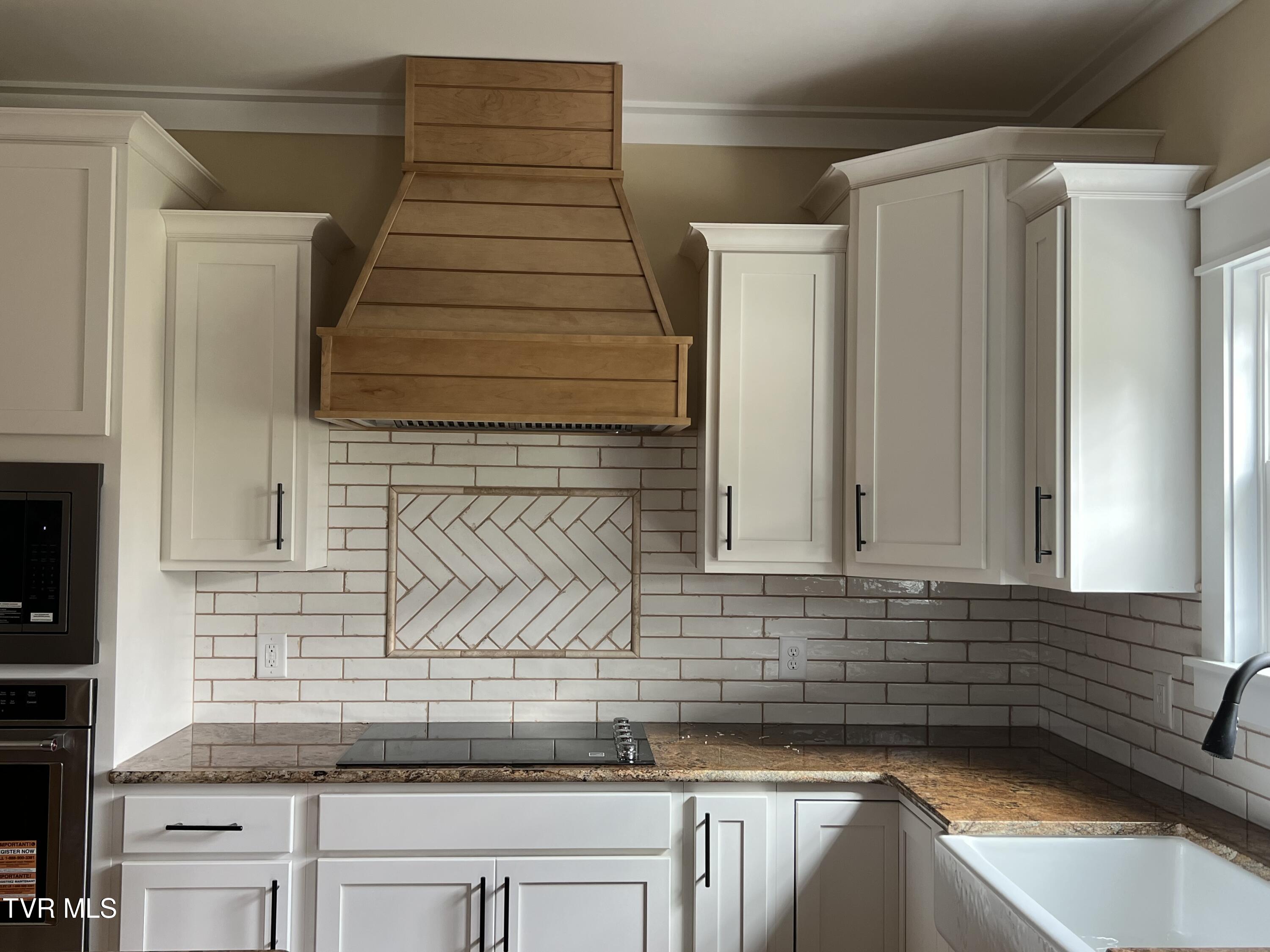 Jonesborough, Tennessee, 37659, United States, 3 Bedrooms Bedrooms, ,2 BathroomsBathrooms,Residential,For Sale,2008806