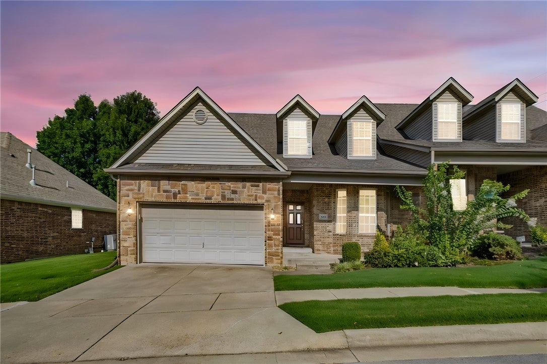 Meadow View Dr, Fayetteville, AR 72703