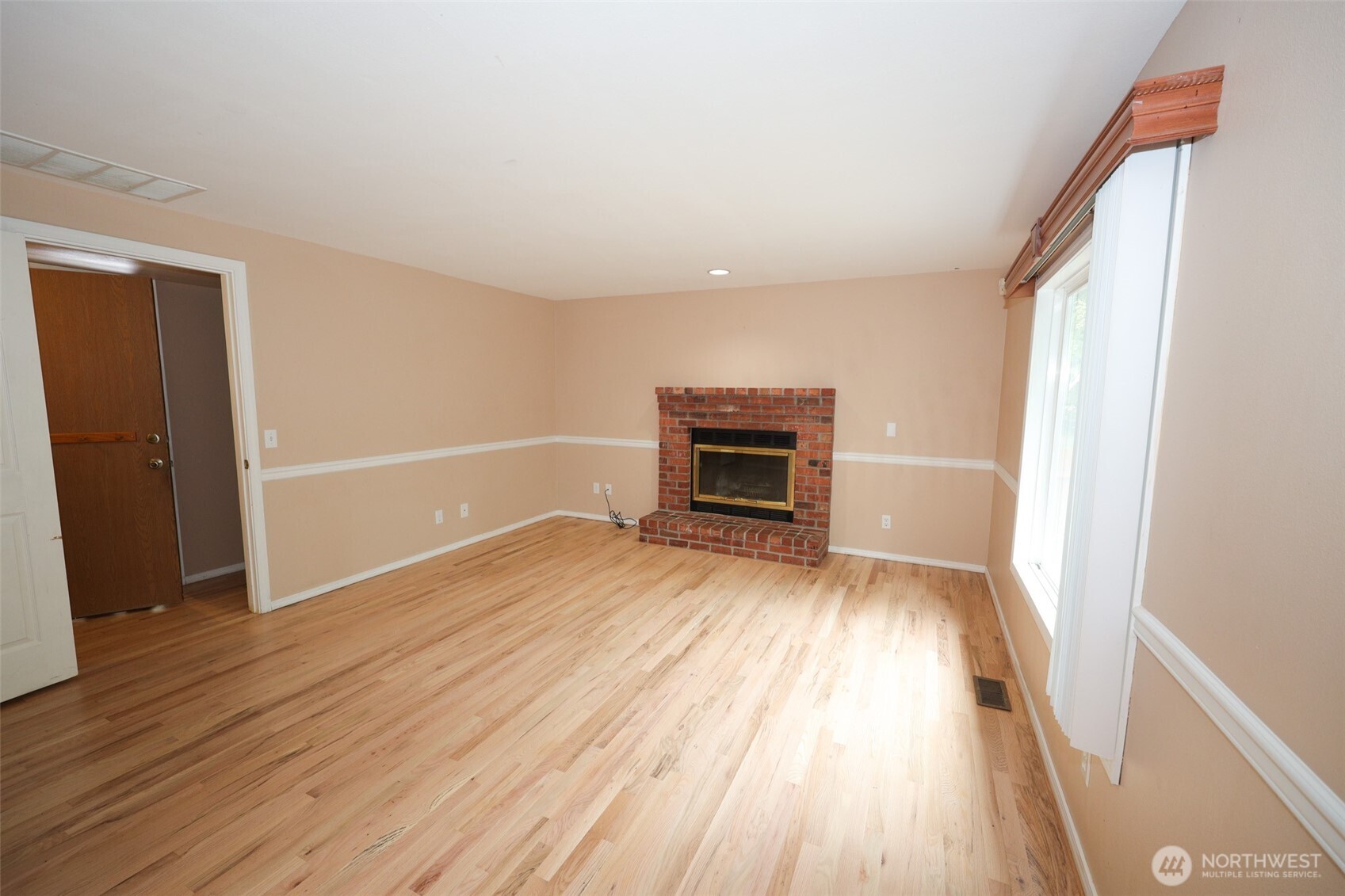 Auburn, Washington, 98092, United States, 4 Bedrooms Bedrooms, ,2 BathroomsBathrooms,Residential,For Sale,1893613