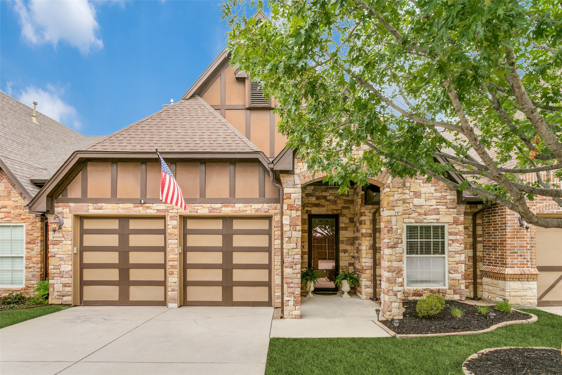 Grapevine, Texas, 76051, United States, 3 Bedrooms Bedrooms, ,2 BathroomsBathrooms,Residential,For Sale,1857561