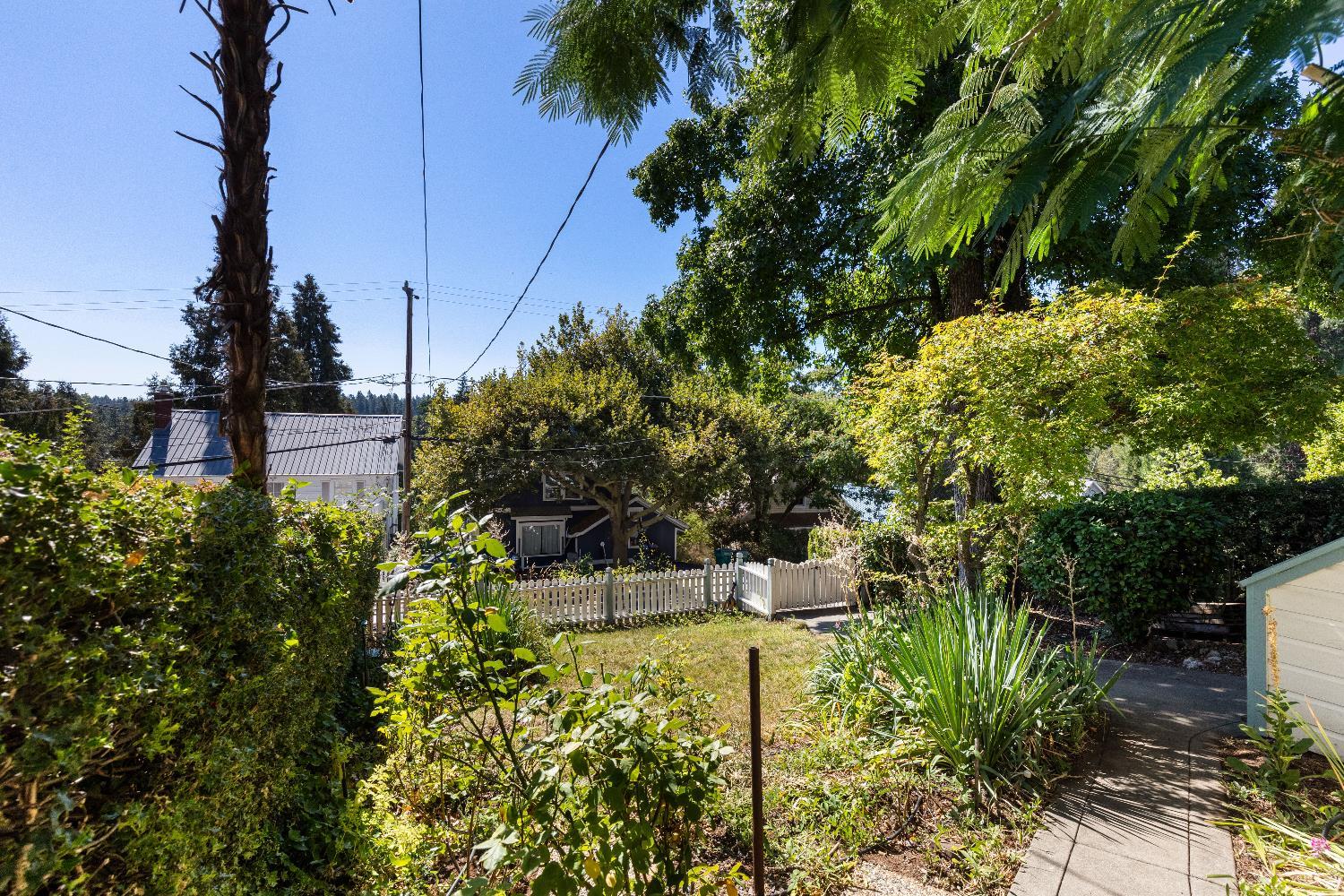 Grass Valley, California, 95945, United States, 2 Bedrooms Bedrooms, ,2 BathroomsBathrooms,Residential,For Sale,1928164