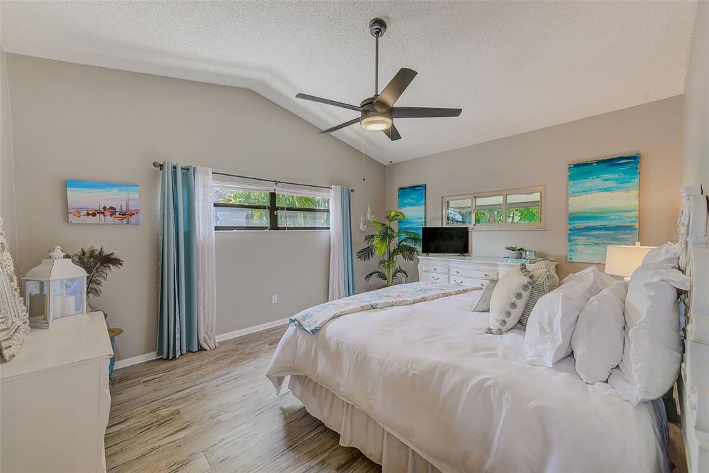 Largo, Florida, 33773, United States, 3 Bedrooms Bedrooms, ,2 BathroomsBathrooms,Residential,For Sale,1939430