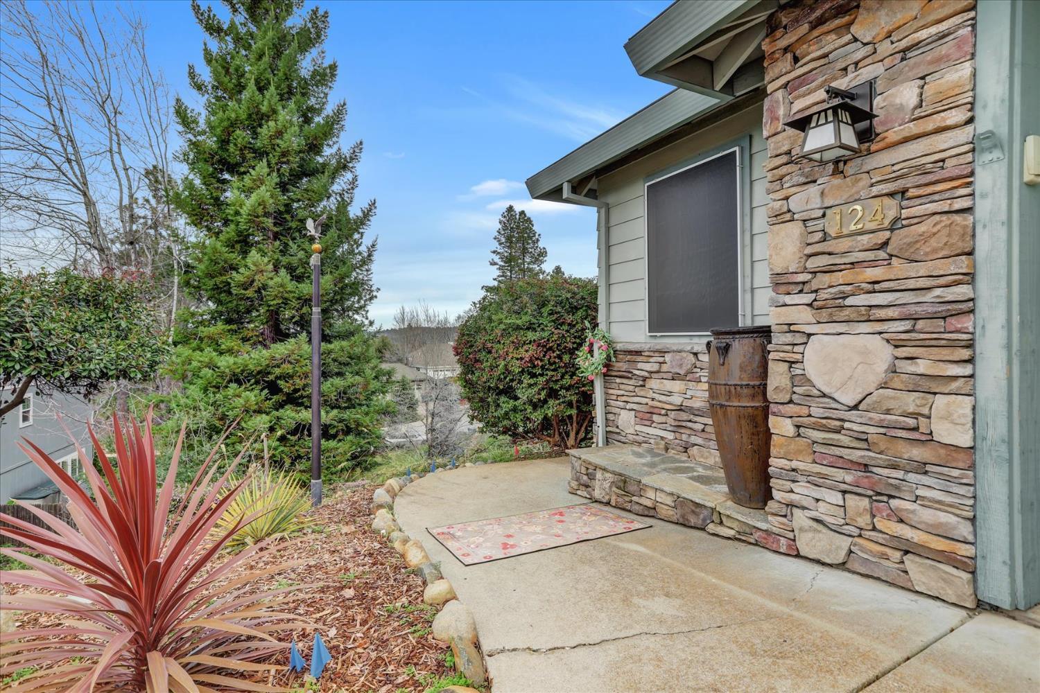 Grass Valley, California, 95945, United States, 3 Bedrooms Bedrooms, ,3 BathroomsBathrooms,Residential,For Sale,2012341