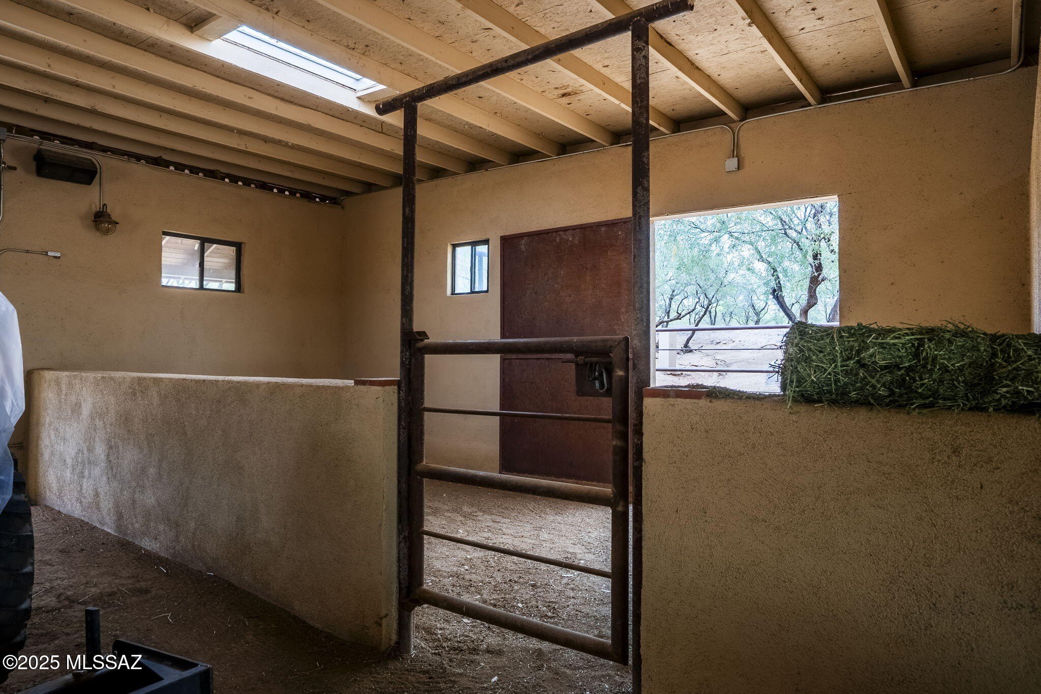 Nogales, Arizona, 85621, United States, 4 Bedrooms Bedrooms, ,7 BathroomsBathrooms,Residential,For Sale,1975895