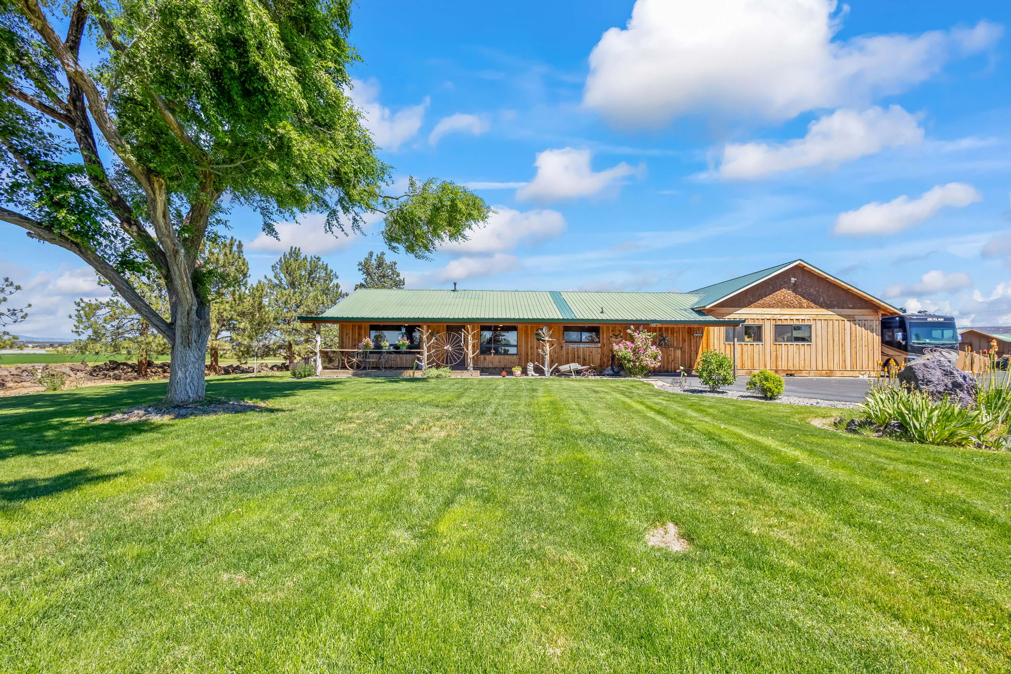 3068SW Reif Rd., Powell Butte, Oregon, 97753, United States, ,4 BathroomsBathrooms,Farm And Agriculture,For Sale,3068SW Reif Rd.,1589447