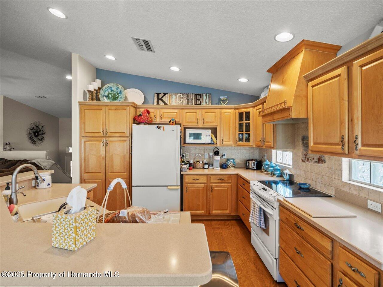 Hernando Beach, Florida, 34607, United States, 3 Bedrooms Bedrooms, ,3 BathroomsBathrooms,Residential,For Sale,1819275