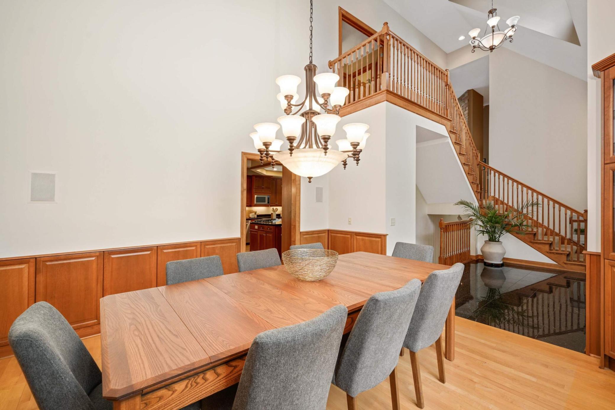 Woodbury, Minnesota, 55129, United States, 5 Bedrooms Bedrooms, ,5 BathroomsBathrooms,Residential,For Sale,1989522