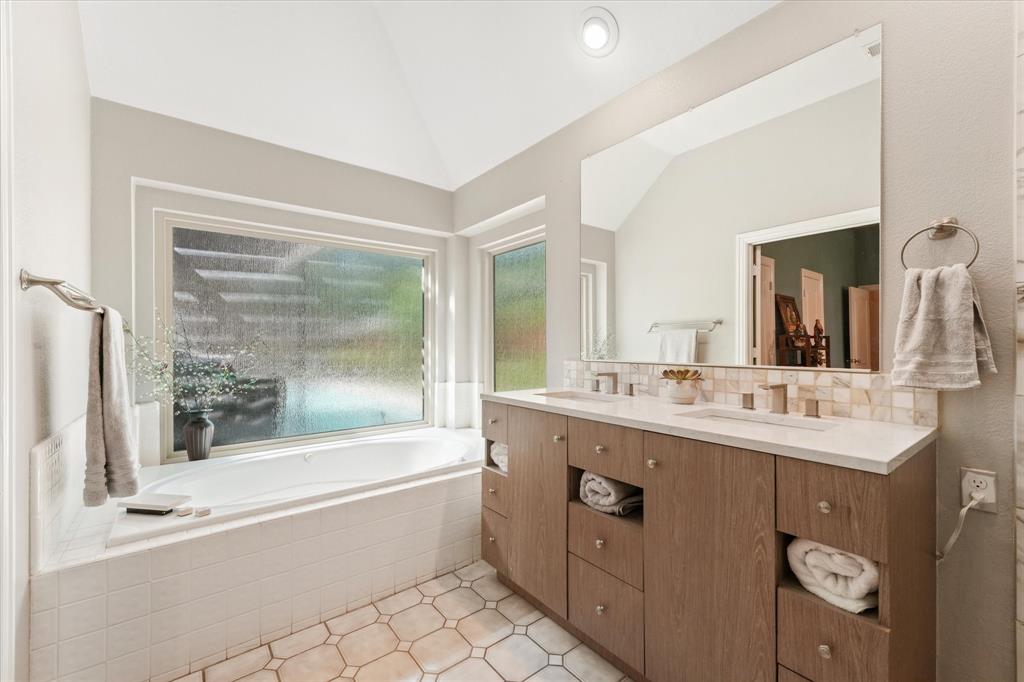 Flower Mound, Texas, 75028, United States, 4 Bedrooms Bedrooms, ,2 BathroomsBathrooms,Residential,For Sale,1974127