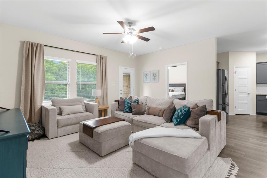 Little Elm, Texas, 75068, United States, 4 Bedrooms Bedrooms, ,3 BathroomsBathrooms,Residential,For Sale,1826722