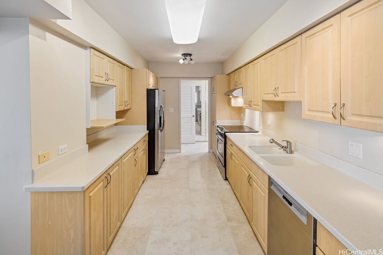 Honolulu, Hawaii, 96815, United States, 2 Bedrooms Bedrooms, ,2 BathroomsBathrooms,Residential,For Sale,1836877