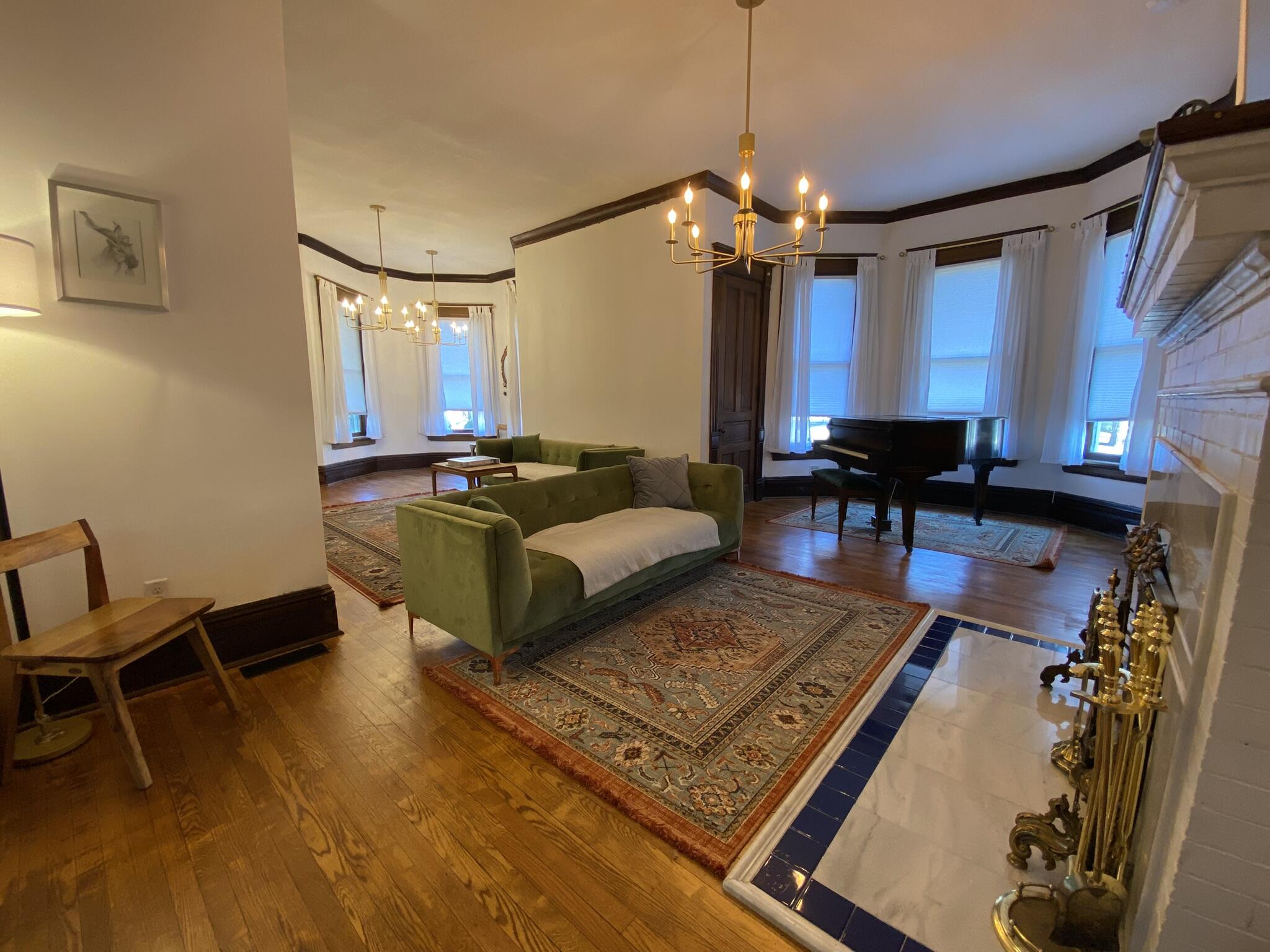 La Crosse, Wisconsin, 54601, United States, 6 Bedrooms Bedrooms, ,5 BathroomsBathrooms,Residential,For Sale,2018389
