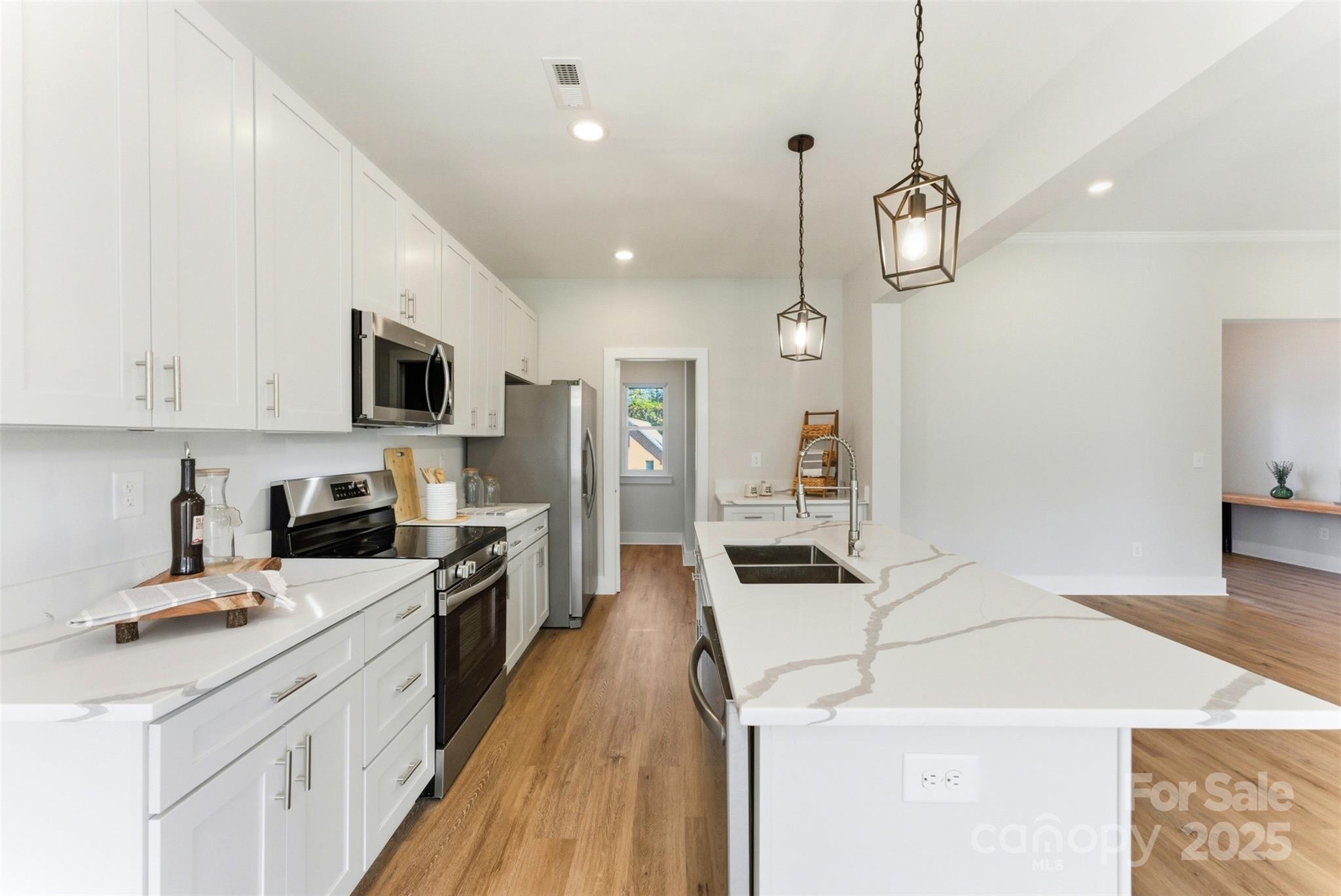 Conover, North Carolina, 28613, United States, 3 Bedrooms Bedrooms, ,2 BathroomsBathrooms,Residential,For Sale,1969077