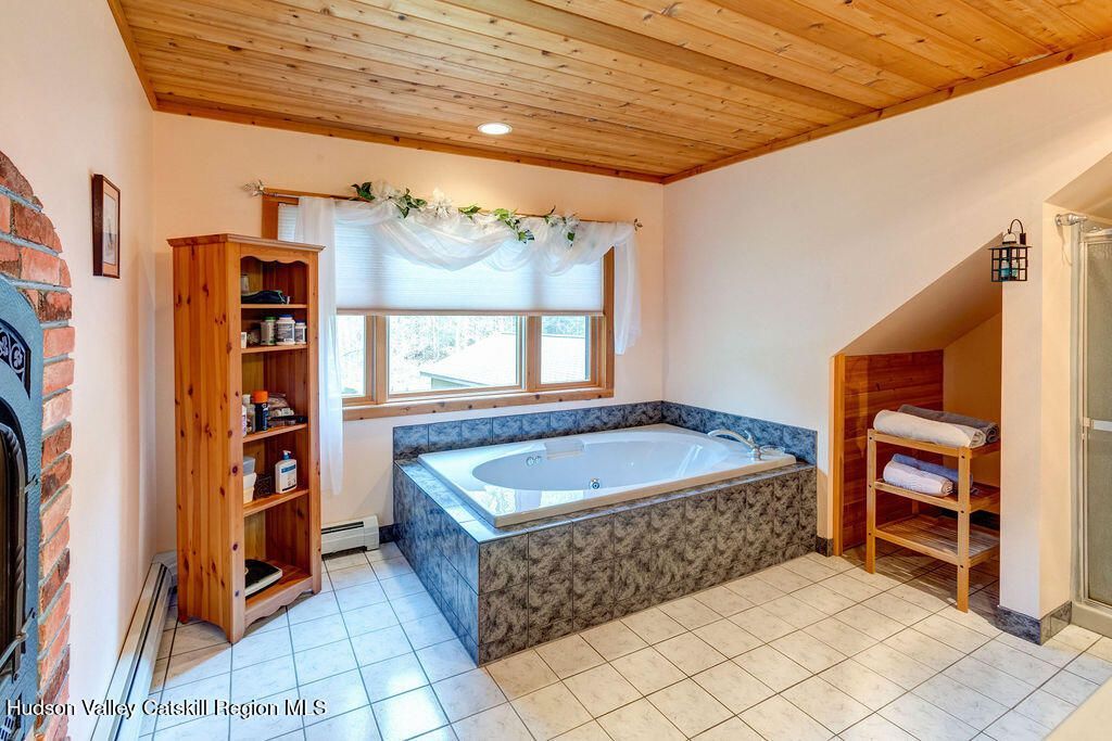 Highmount, New York, 12441, United States, 4 Bedrooms Bedrooms, ,3 BathroomsBathrooms,Residential,For Sale,1918667