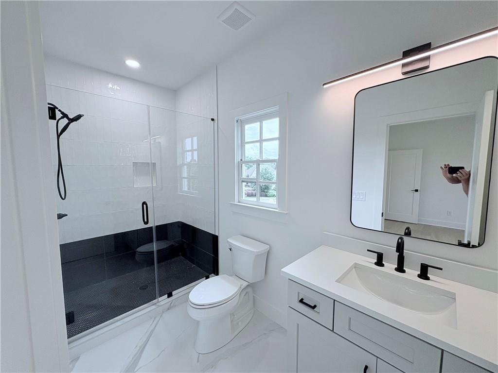 Suwanee, Georgia, 30024, United States, 6 Bedrooms Bedrooms, ,7 BathroomsBathrooms,Residential,For Sale,1795311