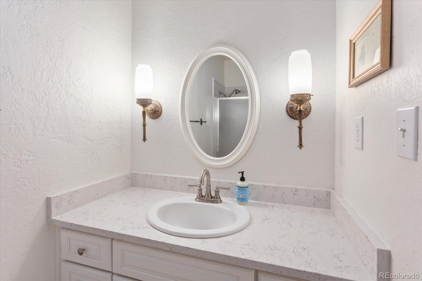 Howard, Colorado, 81233, United States, 4 Bedrooms Bedrooms, ,1 BathroomBathrooms,Residential,For Sale,1979398