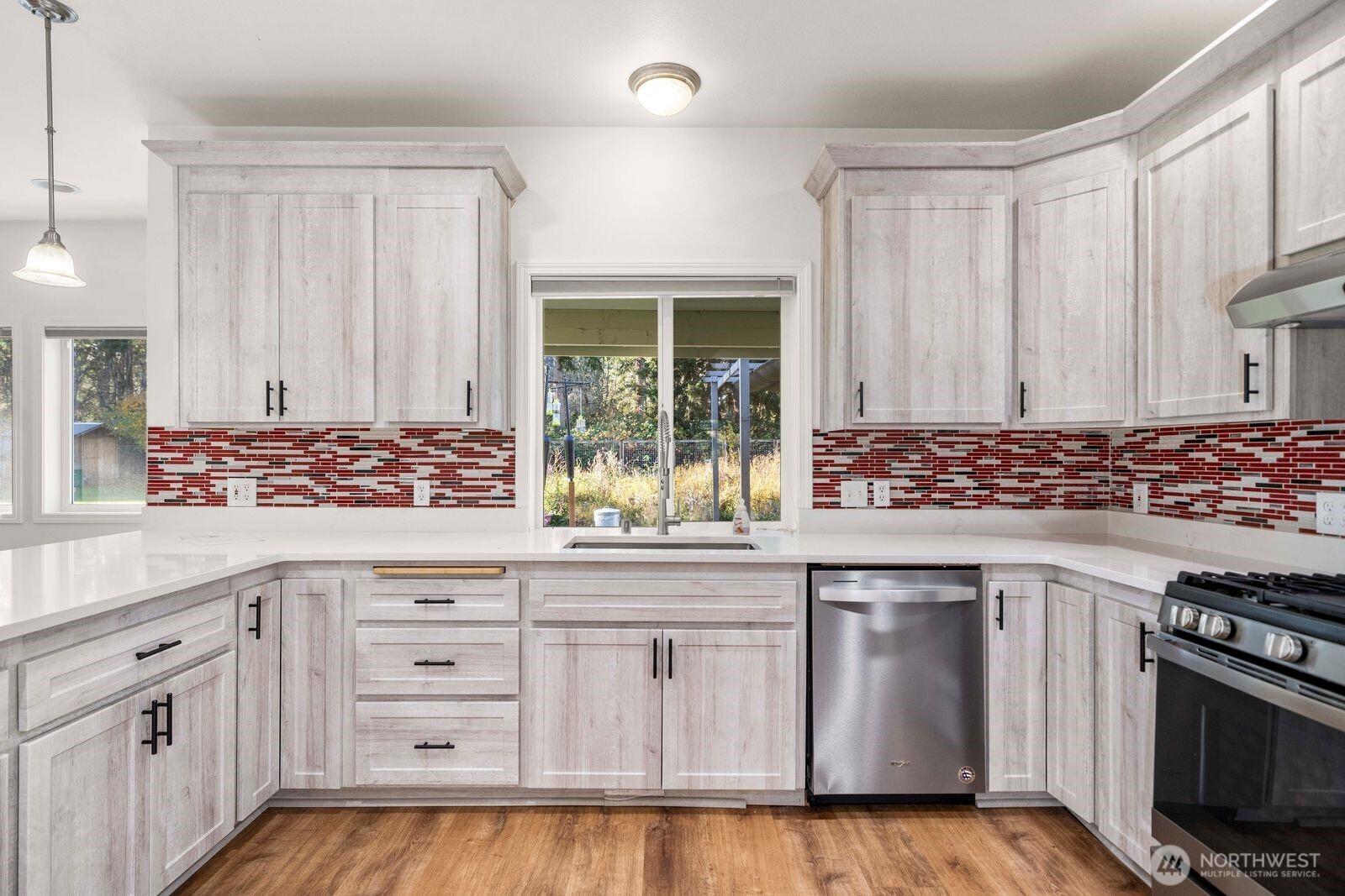 EATONVILLE, Washington, 98328, United States, 4 Bedrooms Bedrooms, ,3 BathroomsBathrooms,Residential,For Sale,1997124