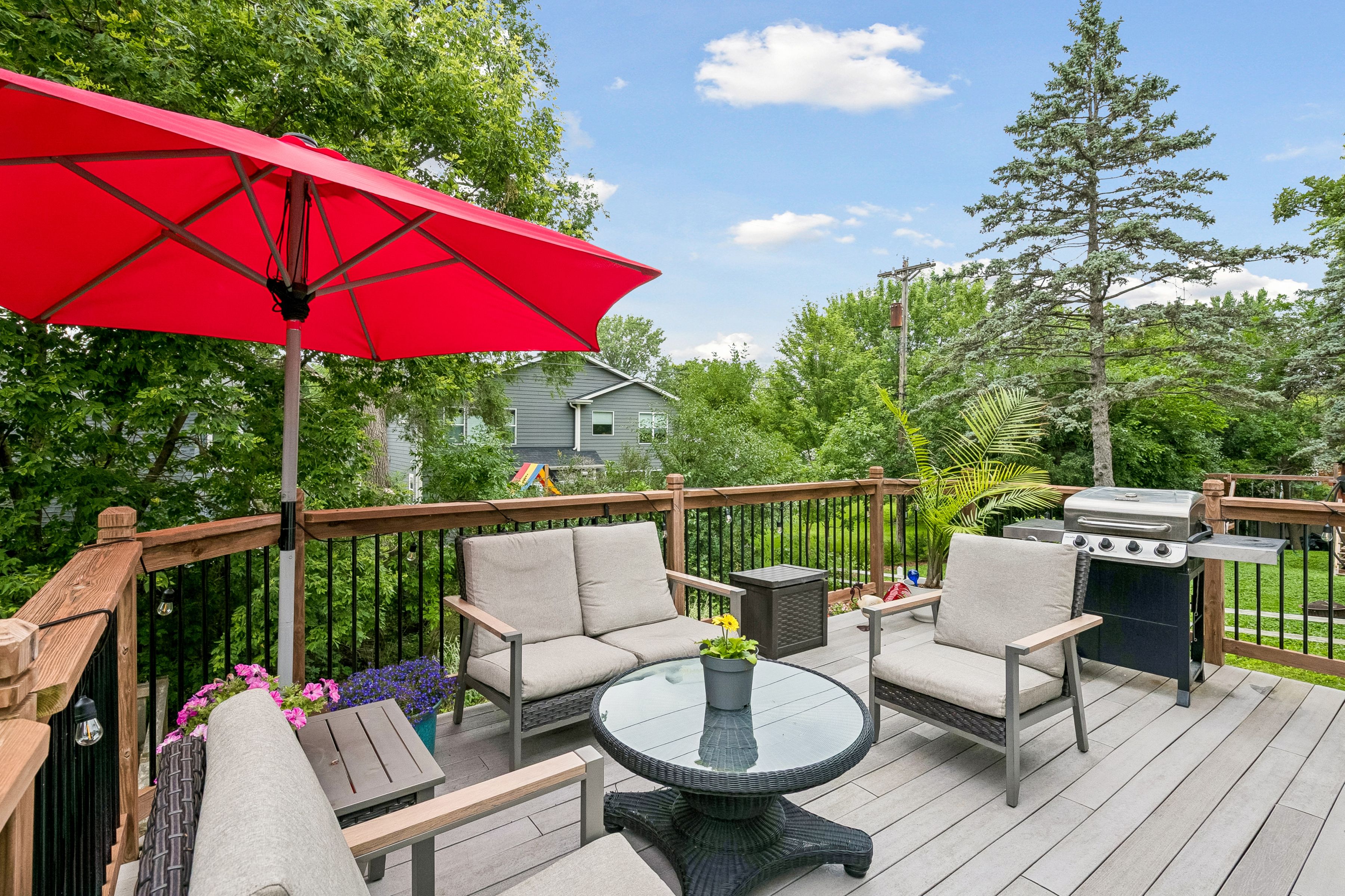  Beautifully Renovated in Coveted Chowen Park - 物件實景
