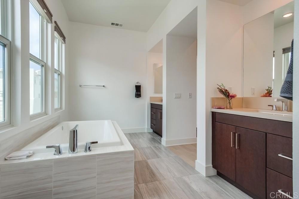 San Diego, California, 92130, United States, 5 Bedrooms Bedrooms, ,5 BathroomsBathrooms,Residential,For Sale,1905990