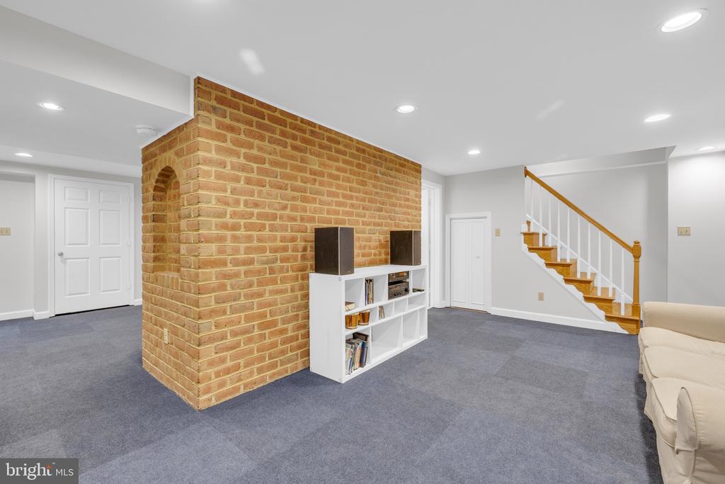 Warrenton, Virginia, 20187, United States, 3 Bedrooms Bedrooms, ,4 BathroomsBathrooms,Residential,For Sale,1977247