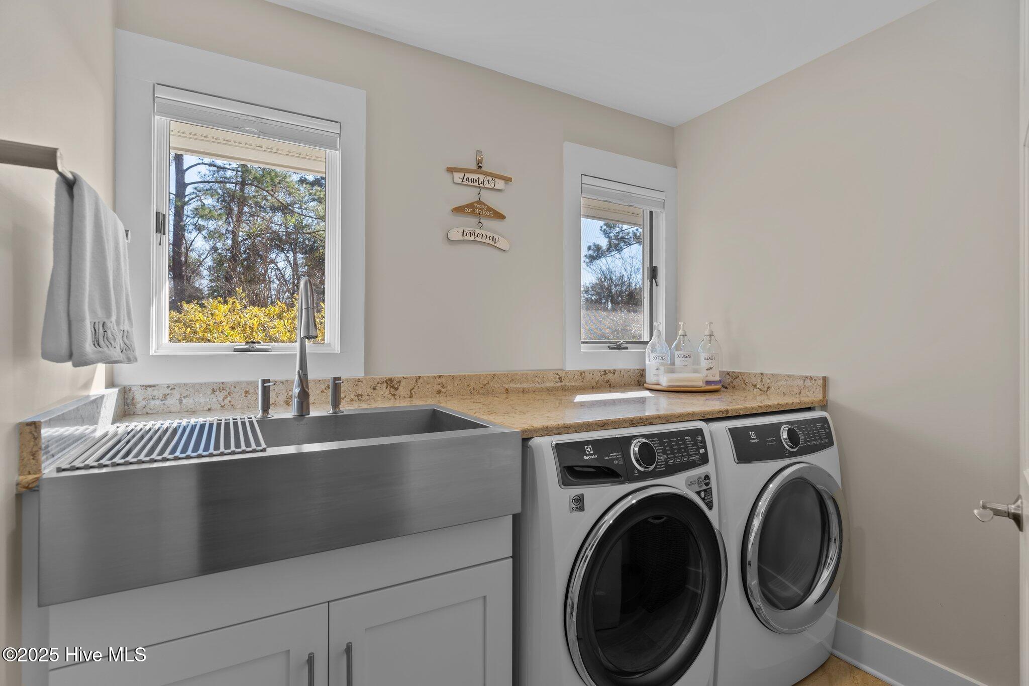 Hampstead, North Carolina, 28443, United States, 3 Bedrooms Bedrooms, ,4 BathroomsBathrooms,Residential,For Sale,1810600