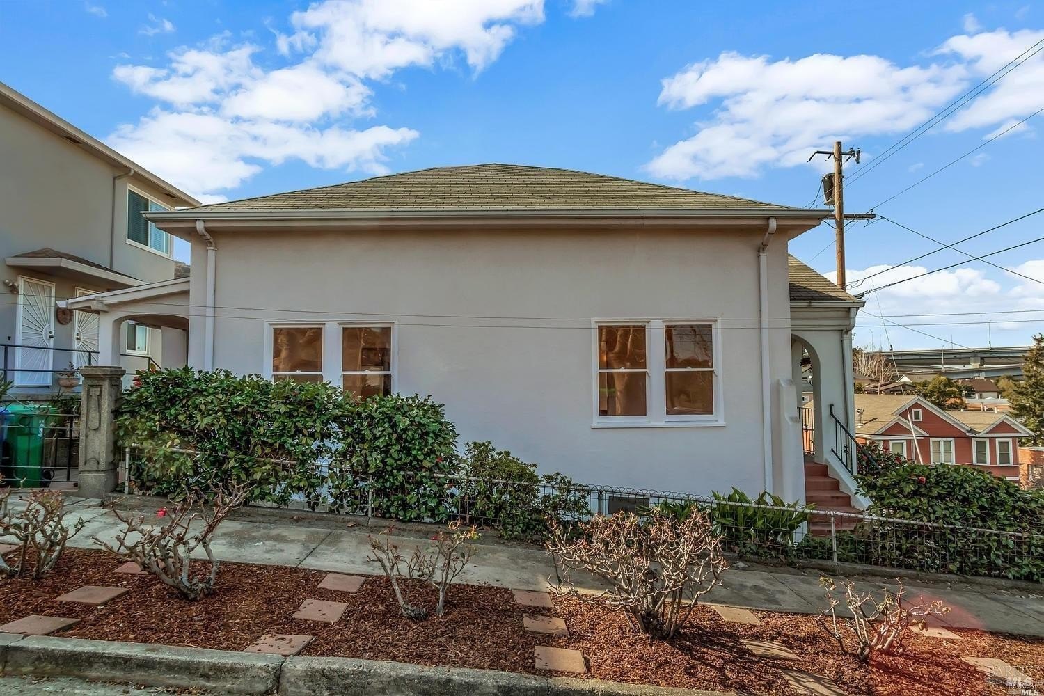 Crockett, California, 94525, United States, 2 Bedrooms Bedrooms, ,1 BathroomBathrooms,Residential,For Sale,1926566