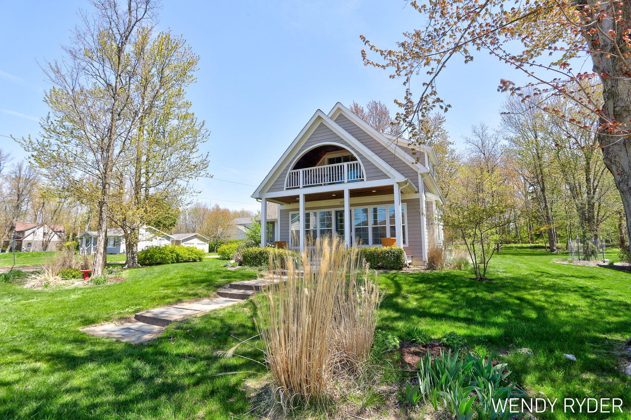 South Haven, Michigan, 49090, United States, 4 Bedrooms Bedrooms, ,4 BathroomsBathrooms,Residential,For Sale,1907418