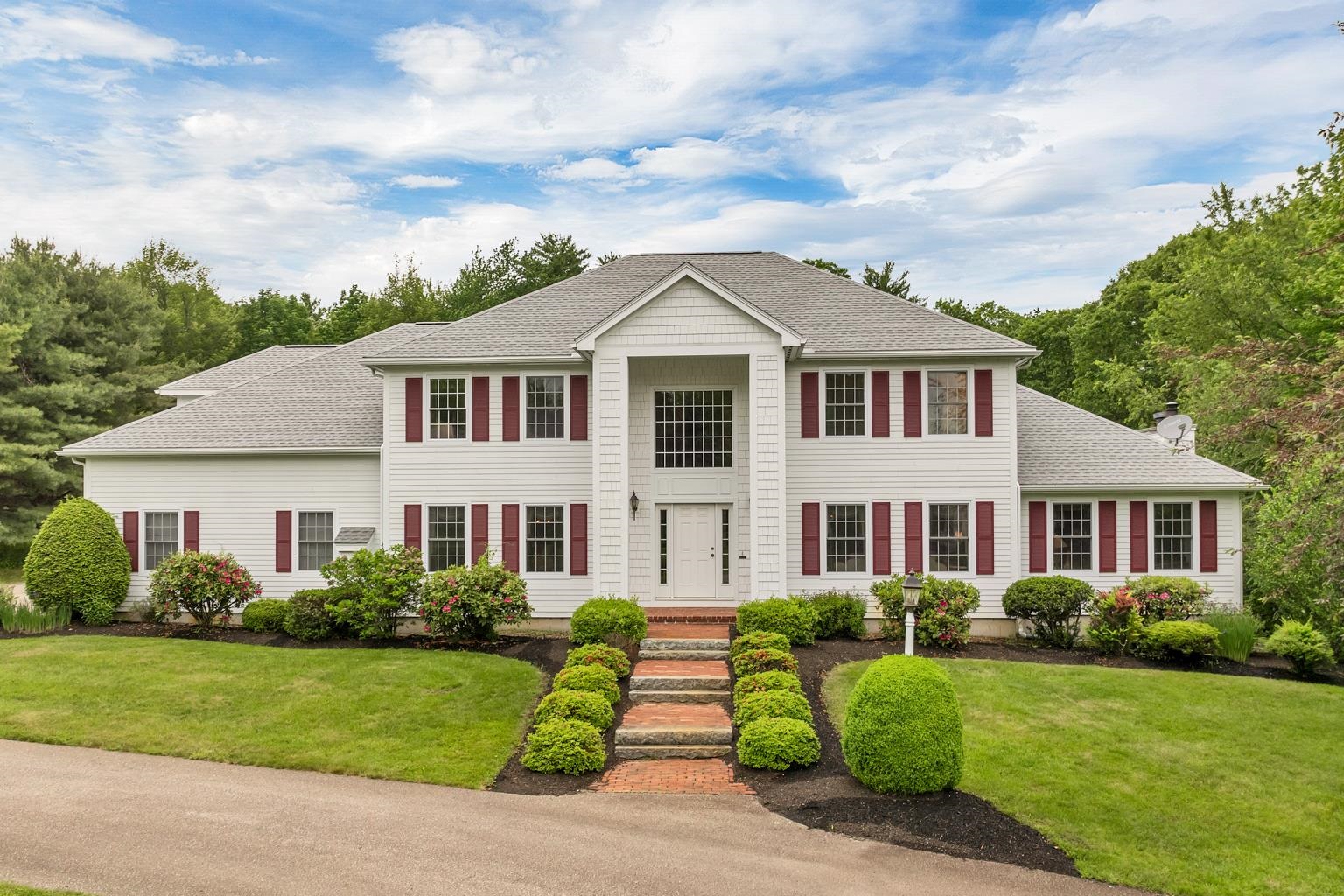 Gilford, New Hampshire, 03249, United States, 4 Bedrooms Bedrooms, ,4 BathroomsBathrooms,Residential,For Sale,1857235