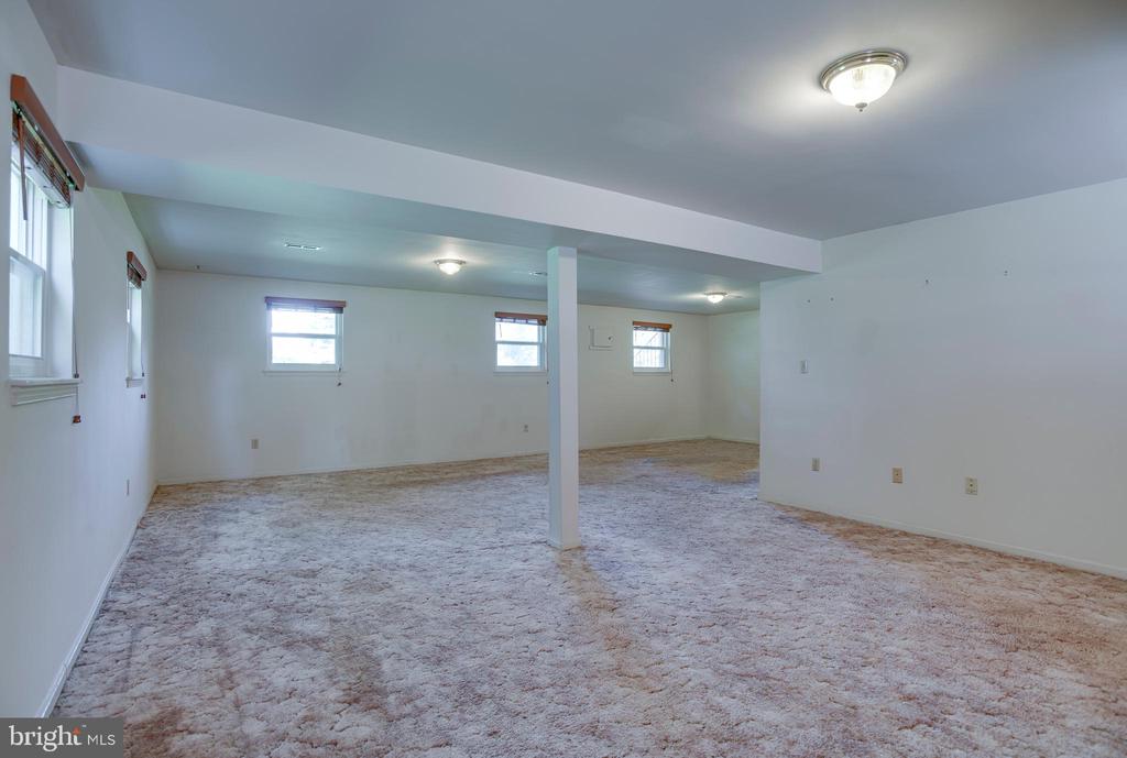 Warrenton, Virginia, 20187, United States, 3 Bedrooms Bedrooms, ,3 BathroomsBathrooms,Residential,For Sale,2049291