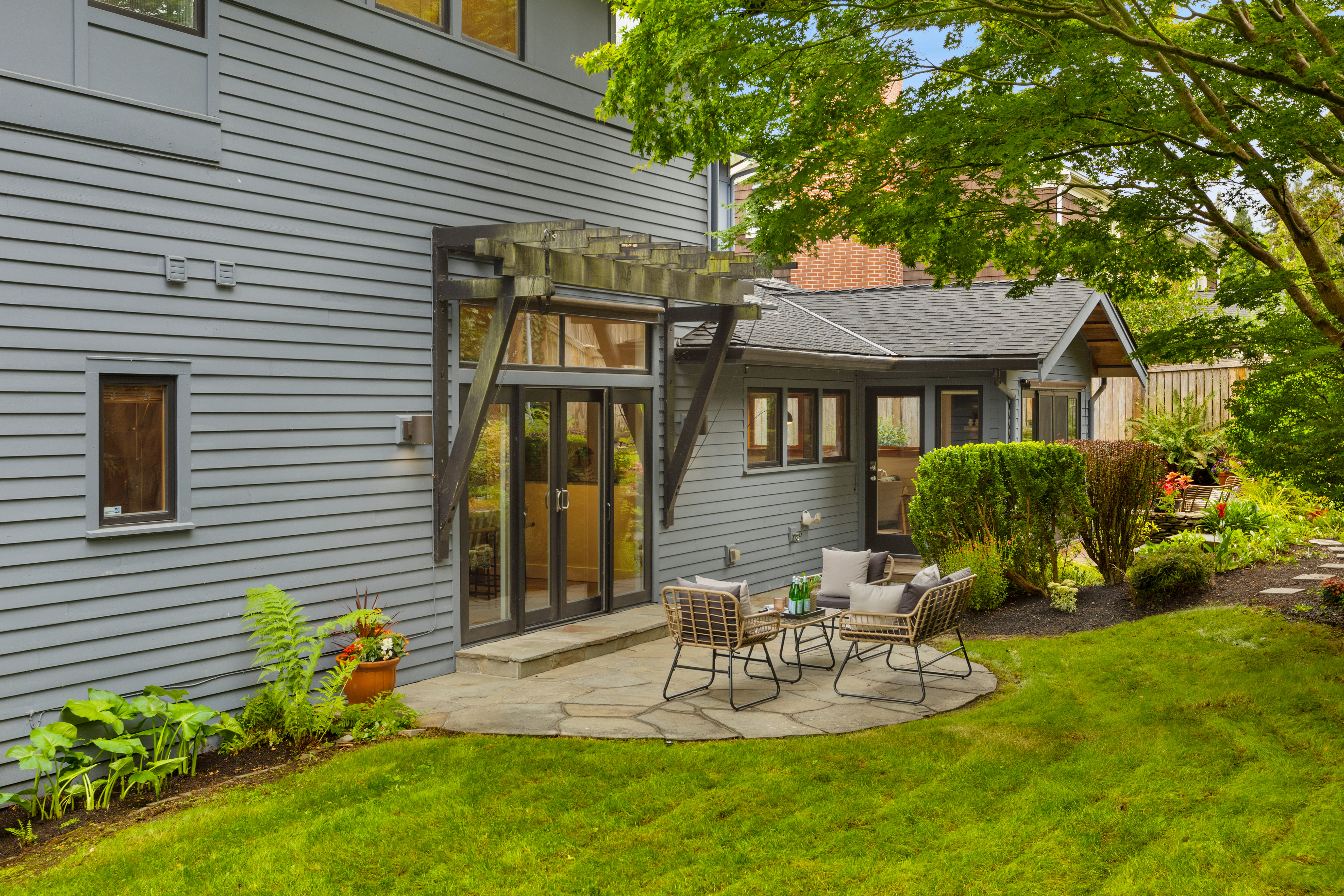  2223 39th Ave E, Seattle, WA 98112 - 物件實景