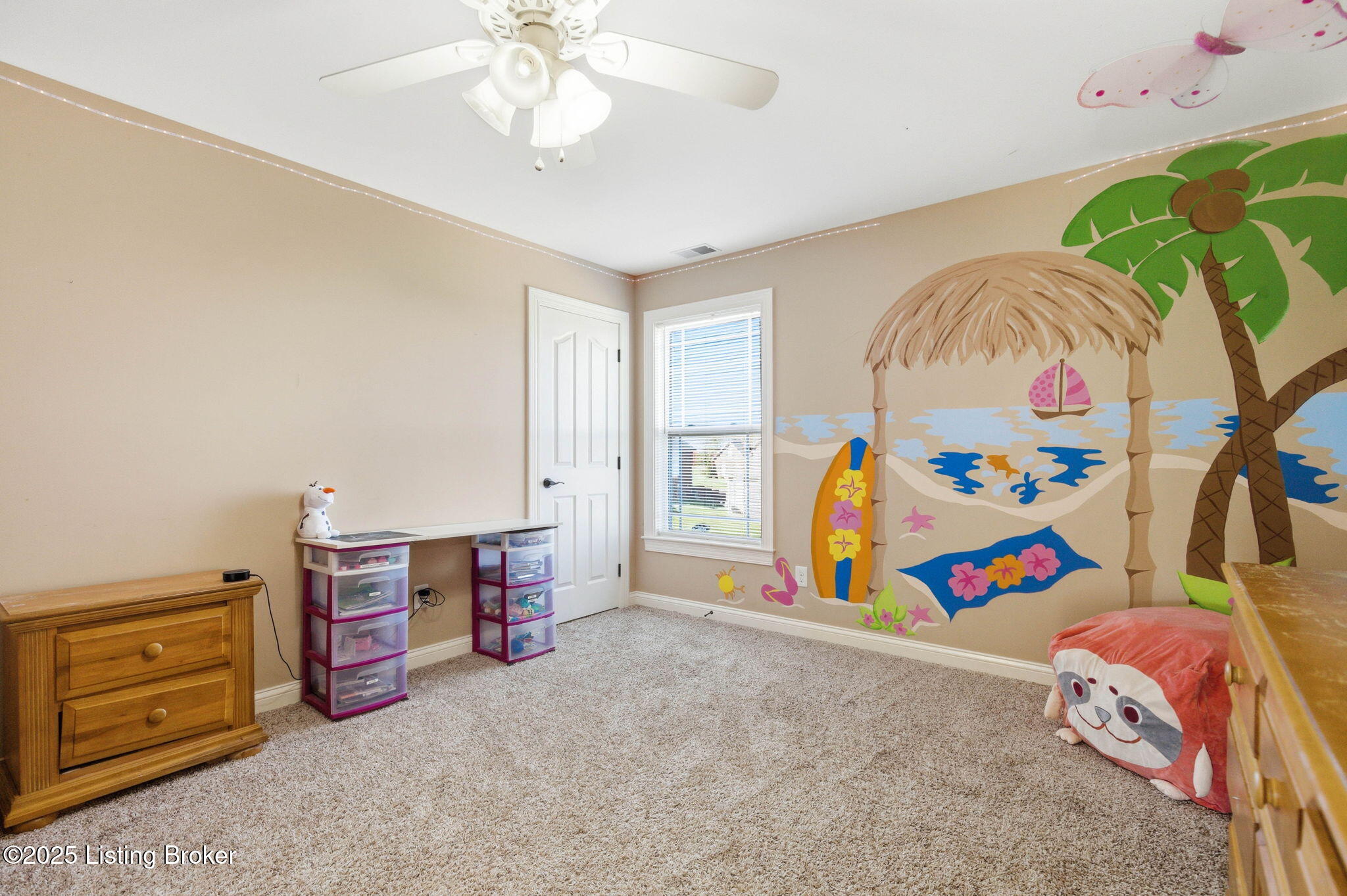 La Grange, Kentucky, 40031, United States, 5 Bedrooms Bedrooms, ,4 BathroomsBathrooms,Residential,For Sale,1971685