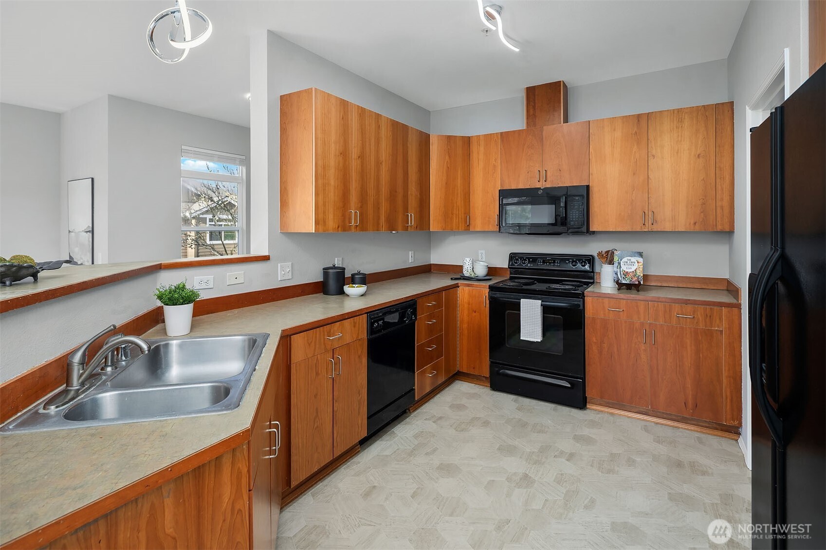 Sammamish, Washington, 98075, United States, 2 Bedrooms Bedrooms, ,2 BathroomsBathrooms,Residential,For Sale,1997338