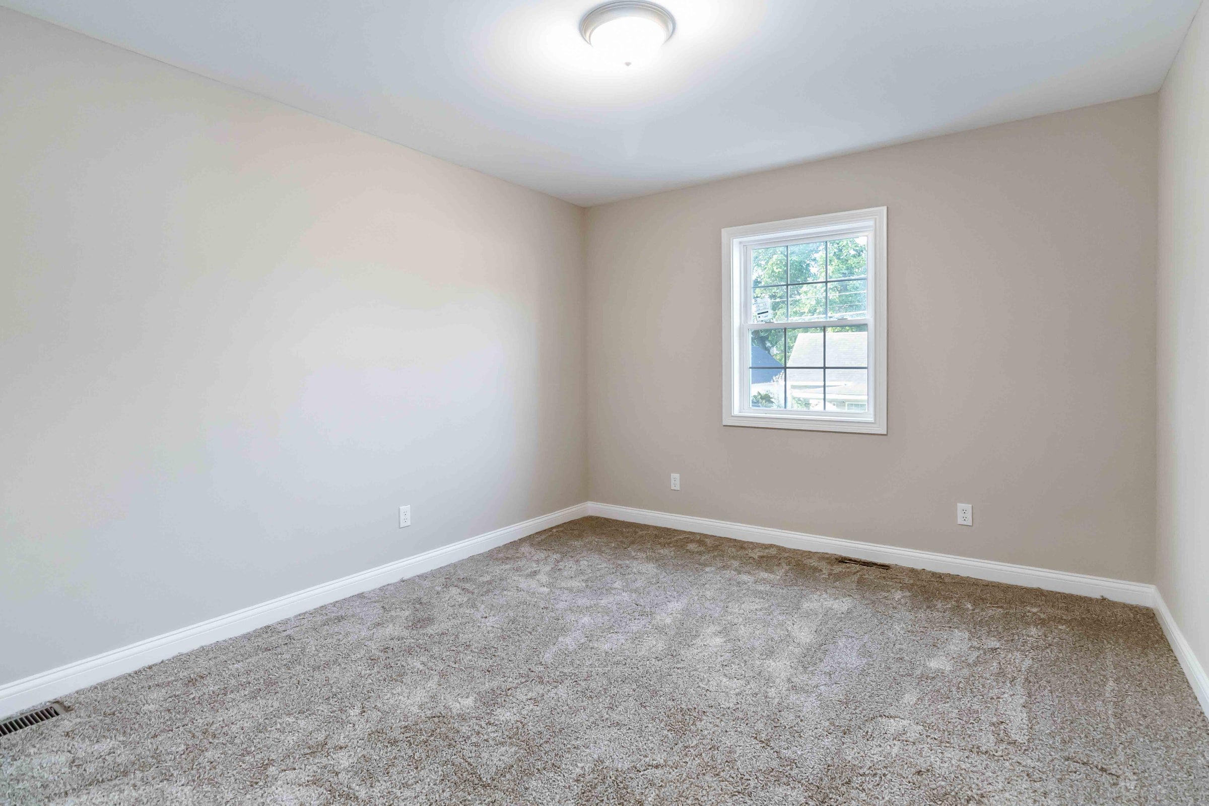 Richmond, Kentucky, 40475, United States, 4 Bedrooms Bedrooms, ,4 BathroomsBathrooms,Residential,For Sale,1943491