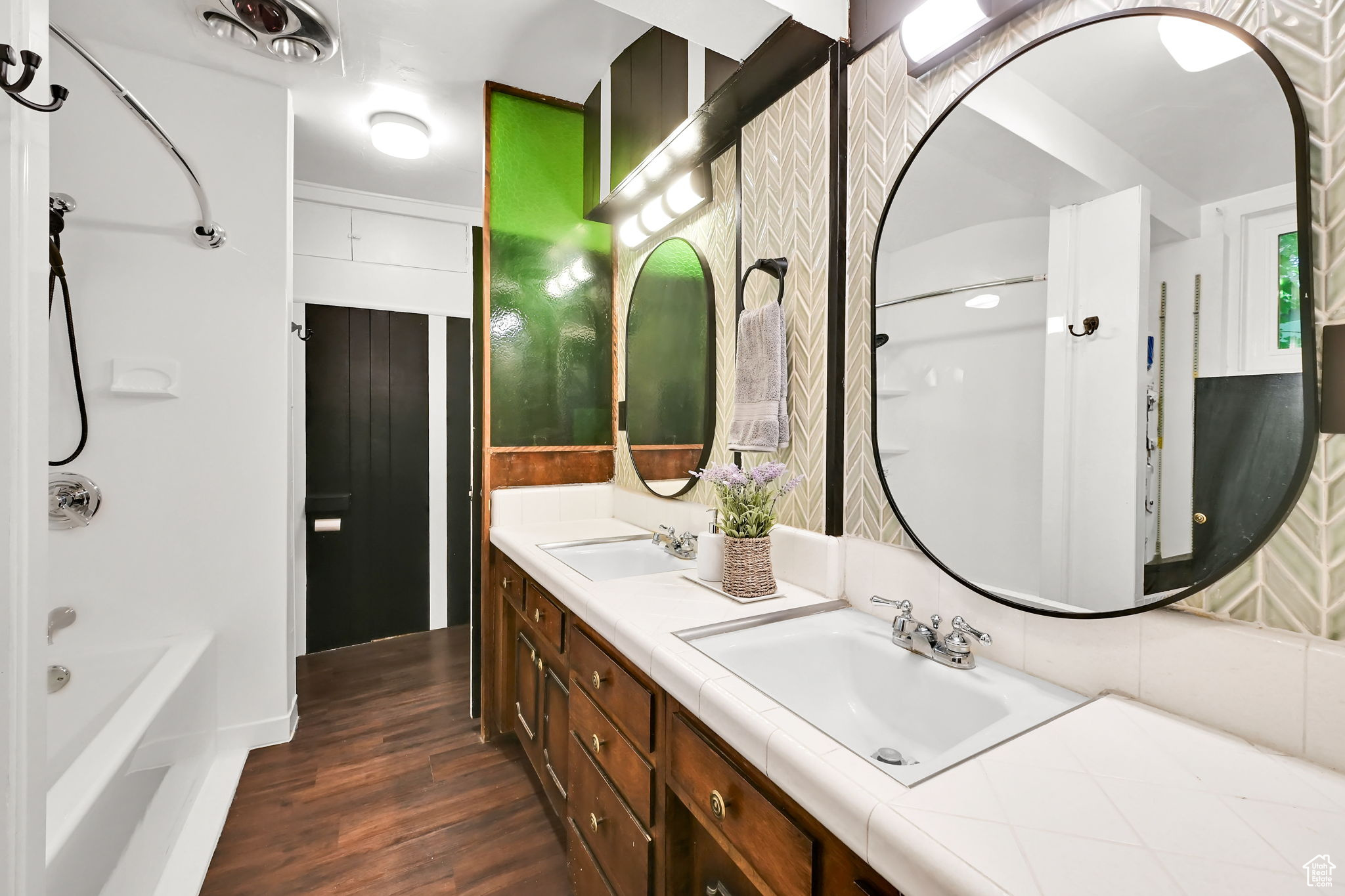 Salt Lake City, Utah, 84103, United States, 3 Bedrooms Bedrooms, ,2 BathroomsBathrooms,Residential,For Sale,1925078