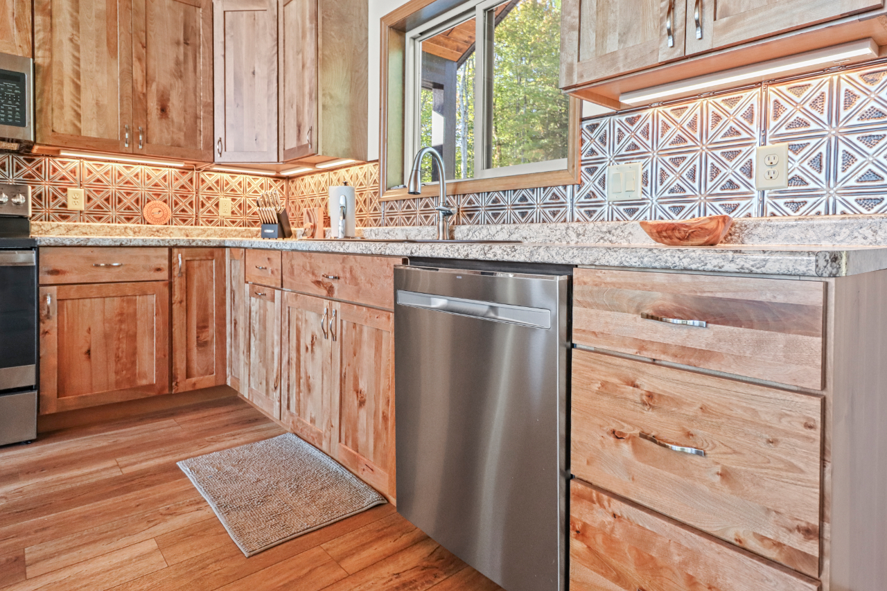 Marenisco, Wisconsin, 49947, United States, 4 Bedrooms Bedrooms, ,4 BathroomsBathrooms,Residential,For Sale,1984446