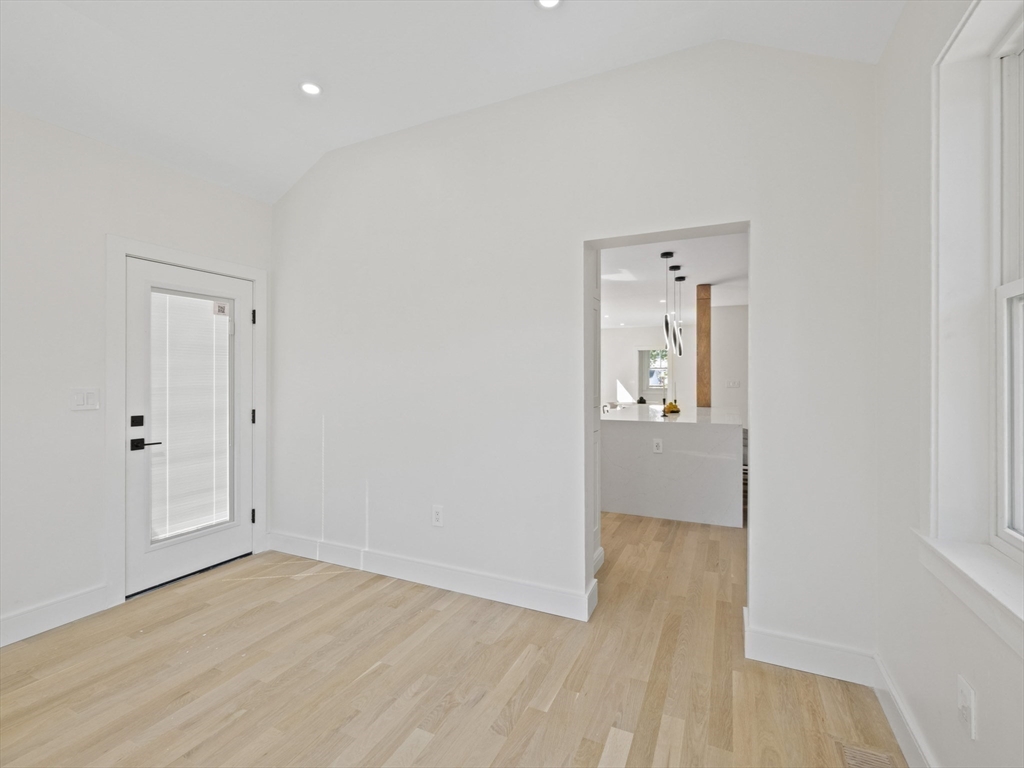 Wakefield, Massachusetts, 01880, United States, 4 Bedrooms Bedrooms, ,5 BathroomsBathrooms,Residential,For Sale,1938527
