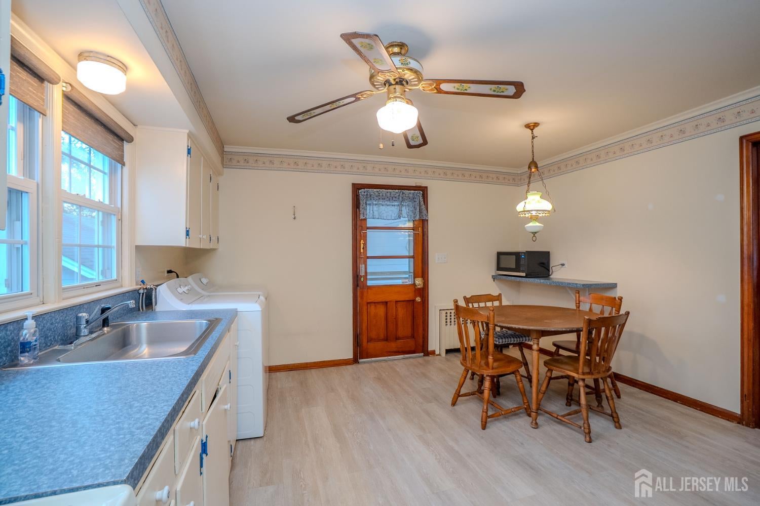 New Brunswick, New Jersey, 08901, United States, 3 Bedrooms Bedrooms, ,2 BathroomsBathrooms,Residential,For Sale,1992583