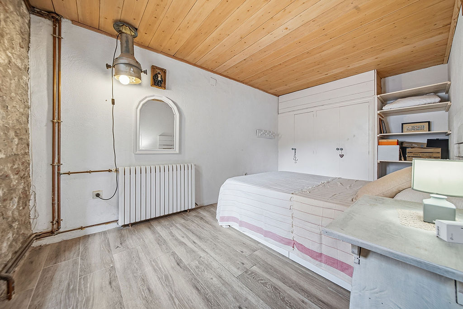  Charming 19th century stone house in the heart of L